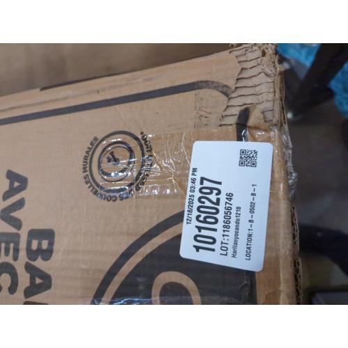 Carlson Extra-Wide Walk-Through Gate in White