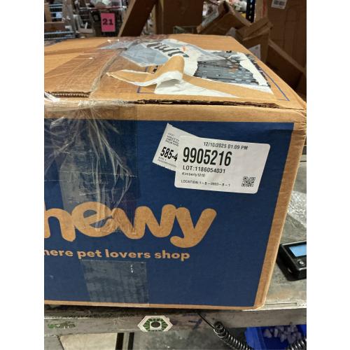 33.in x 16 in x7.5in 85.1 cm x 40.6 cm x 19.1 cm