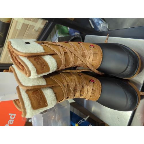 THE NORTH FACE Women's Shellista Iv Mid Insulated Snow Boot (Size 7)