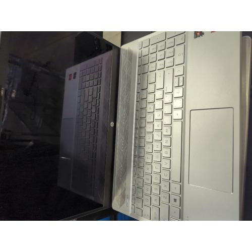 HP Pavilion - 15-cw0017ca With Charger