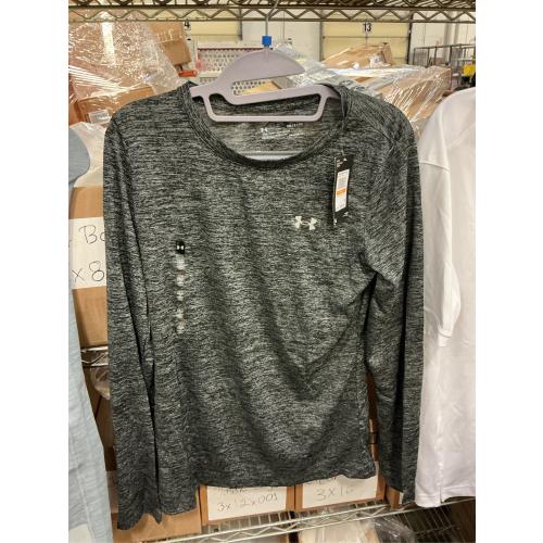 size S. Under Armour Women's Ua Tech Twist Crew Long Sleeve Top in Black