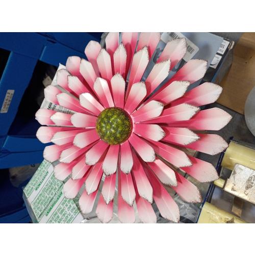 Distressed HOT PINK Flower Metal Wall Décor. Look Beautiful ...