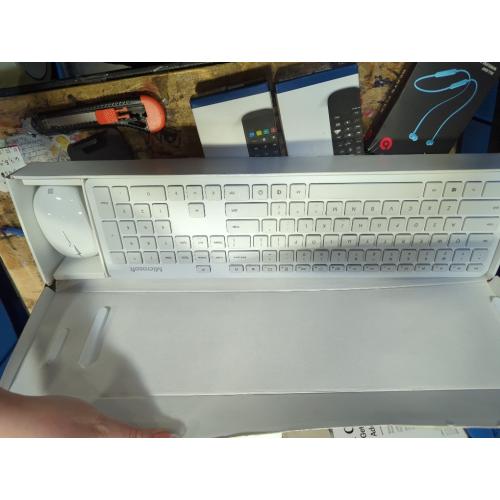 Microsoft Bluetooth Desktop Keyboard & Mouse