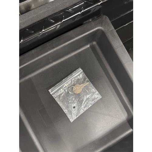 CRAFTSMAN 61.5-in x 20-in x 13-in Matte Black Aluminum Crossover Truck Tool Box - with dents, see the pictures.