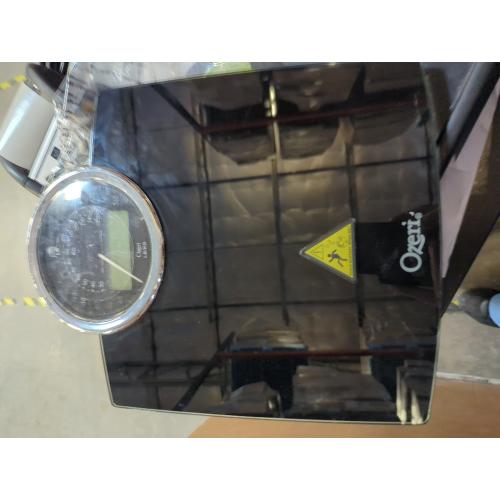 Ozeri 400-lb (180 kg) Rev Electro Mechanical 50 gram Sensor Digital Black Bathroom Scale