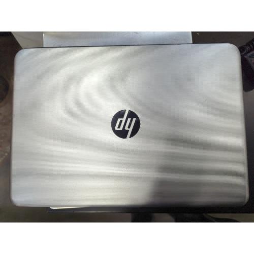 HP Notebook - 14-an012nr With Charger