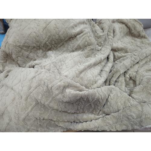 Bedsure Sherpa Fleece Throw Blanket for Couch - Soft Fluffy & Cozy Cable Jacquard Tufted Throw Blankets for Women Gift, Thick Warm Blanket for Winter and All Seasons, Beige, Large