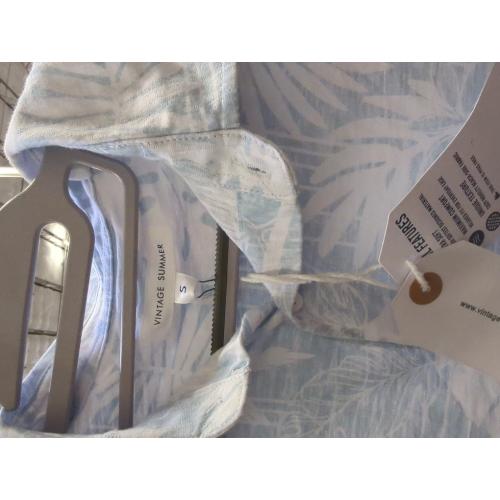 Hawaiian Shirt for Men, Tropical Shirts Casual Summer Button Down Short Sleeve Floral Shirt Vacation Outfits Cruise Shirt. Size small