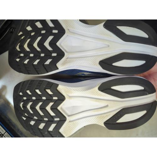 Saucony Mens Axon 3 Sneaker (SIZE 8 1/2)