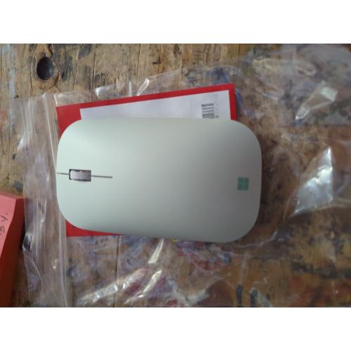 Microsoft Modern Mobile Mouse - Glacier - Comfortable Right/Left Hand Use with Metal Scroll Wheel, Wireless, Bluetooth for PC/Laptop/Desktop, works with Mac/Windows 8/10/11 Computers