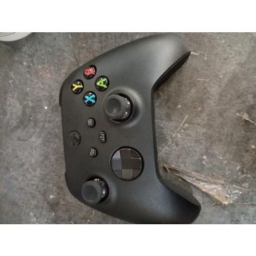 Xbox Wireless Gaming Controller (2025) – Carbon Black – Play on Xbox, Windows, Android, iOS, FireTV Sticks, Smart TVs, VR Headsets