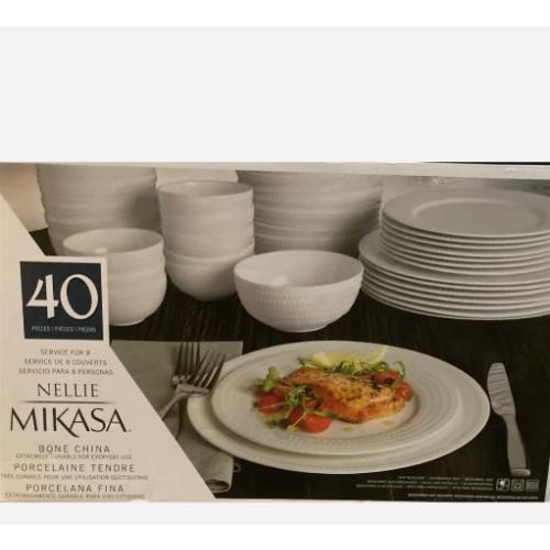 Mikasa Nellie Chip Resistant Bone China 40 Pieces Serves 8 Dinnerware Set. New.