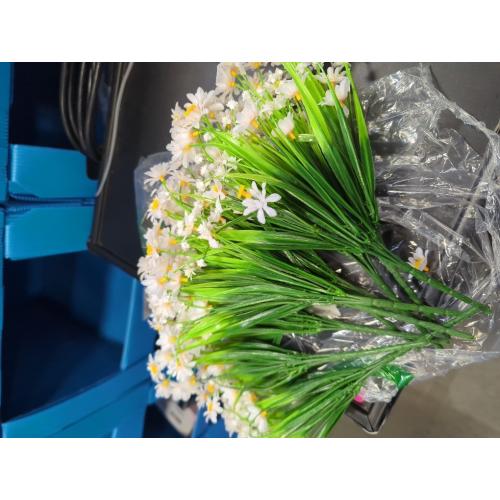 Artificial Daisies Outdoor Artificial Flowers,8 Bundles UV Resistant Fake Flowers Outdoor Plastic Flowers Shrubs for Indoor Outside Garden Porch Window Box Home Decor(White)