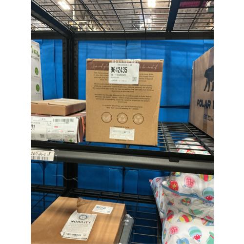 Gusto Nostro Stainless Steel Wine Glass - 18 oz - Cute, Unbreakable Wine Glasses for Travel, Camping and Pool - Fancy, Unique and Cool Portable Metal Wine Glass for Outdoor Events, Picnics (Set of 4)