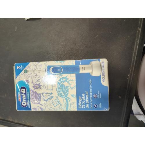 Oral-B Kids Electric Toothbrush with Sensitive Brush Head and Timer, for Kids 3