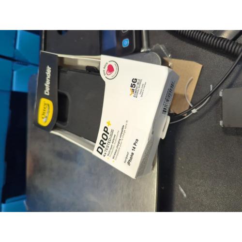 OtterBox Defender Case for Apple iPhone SE 2022 / SE 2020 / 8 / 7-Black - Black - 1 Count