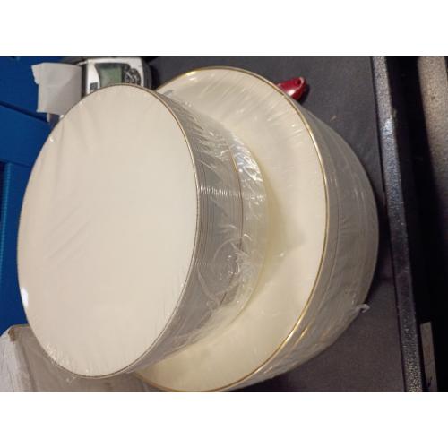 Ivory Plastic Plates with Gold Rim,Nice Disposable plates,Gold Plastic Plates,Ivory Disposable Plates Set include 30 Dinner Plate,30 Dessert Plates