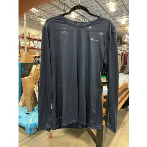 size xl.    Nike Women's Longsleeve Legend T