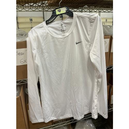 size L. Nike Women's Longsleeve Legend T