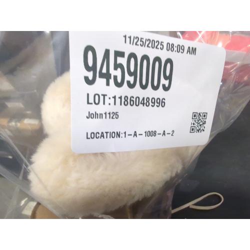 Size 8C Color brown fur lined Boots For kids