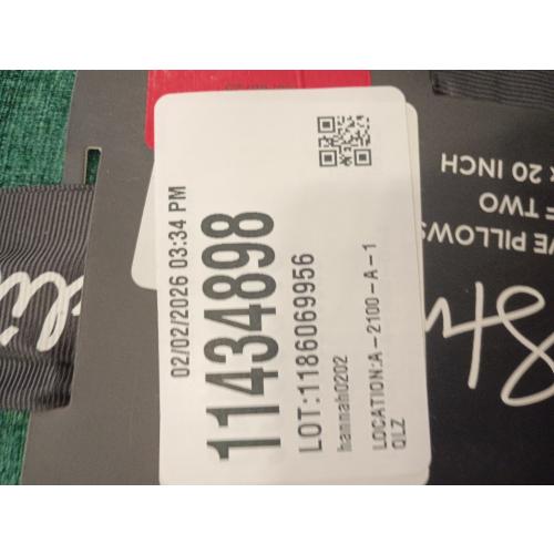 Hunter Green Chenille Decorative Couch Throw Pillow Covers, Soft Cushion Cases for Home Livingroom Sofa Décor, Pack of 2, 18 x 18 Inches