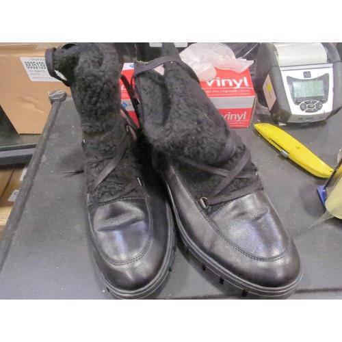 Size 11 Color Black Fur Lined boots