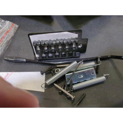 52.5mm Guitar Tremolo Bridge Set for Fender Strat Squier Electric Guitar Replacement (Black)