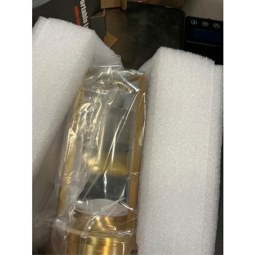 Portable Metal Table Lamp for Indoor/Outdoor ,Rechargeable Cordless LED Lamp, 3-Colour Infinitely Dimming Battery Powered Small Desk Lamp, Restaurant/Bedroom/Bar/Coffee Shop/Camping Light (Gold)