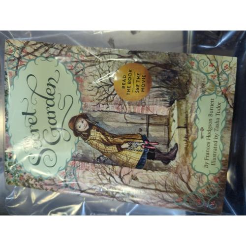 The Secret Garden - by  Frances Hodgson Burnett (Paperback)