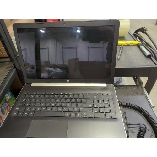 HP Notebook - 15-db0003ds With Charger