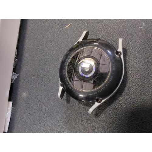 Samsung Galaxy Watch4 R860 Silver GPS Smartwatch - Manufacturer Refurbished.