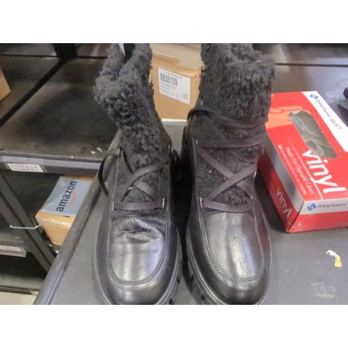 Size 8 Color Black Fur Lined boots