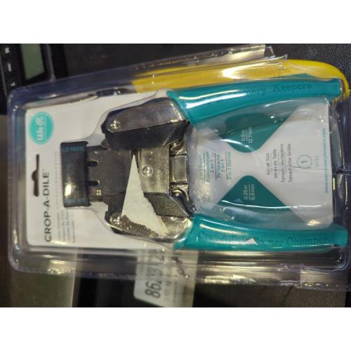 Crop-A-Dile Corner Chomper Tool-Rounded, .25 & .5