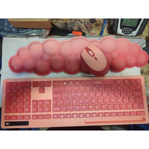seenda Wireless Keyboard and Mouse with Cloud Wrist Rest, Full-Size Cute Ergonomic Keyboard with Phone Holder, USB A&Type C Receiver, Cordless Connection for Mac/Windows/PC, Purple