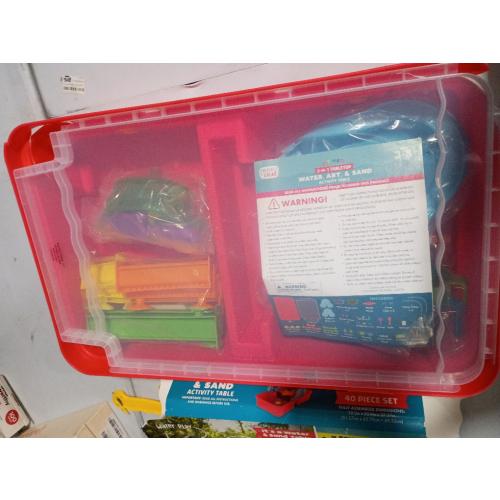 Chuckle & Roar Tabletop 3-in-1 Water Sand Art Easel