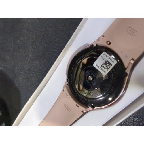 Samsung Galaxy Watch4 GPS   LTE, 40mm Pink Gold Sport Band Pink Gold Aluminum Case