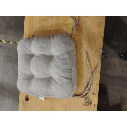 Set of 2 Seat Cushions for Dining, Tufted Indoor Chairs Pads with Ties & Non Slip Backing, Chair Cushion for Kitchen Room(8,2pcs:35x35cm)‼️light dirt and good condition‼️