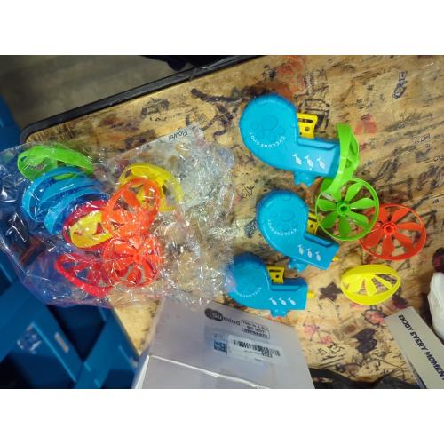 KAKOWELY Flying Disc Launchers for Cats with Durable ABS ...