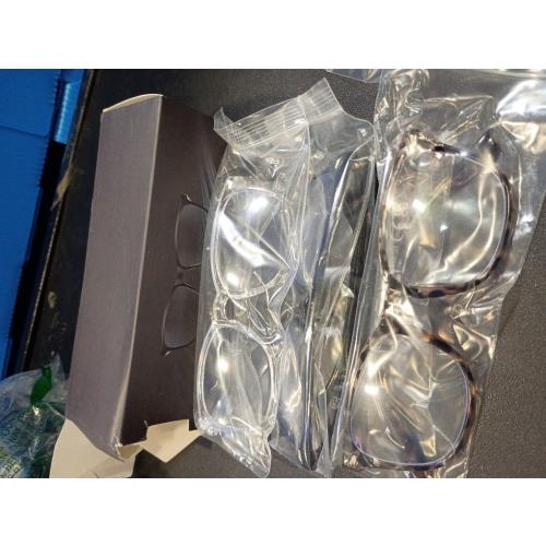 Women's reading glasses