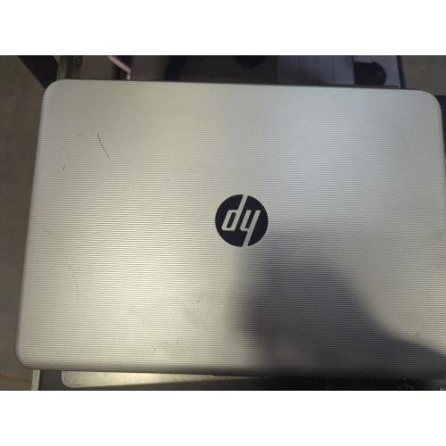 HP Notebook - 14-an012nr With Charger