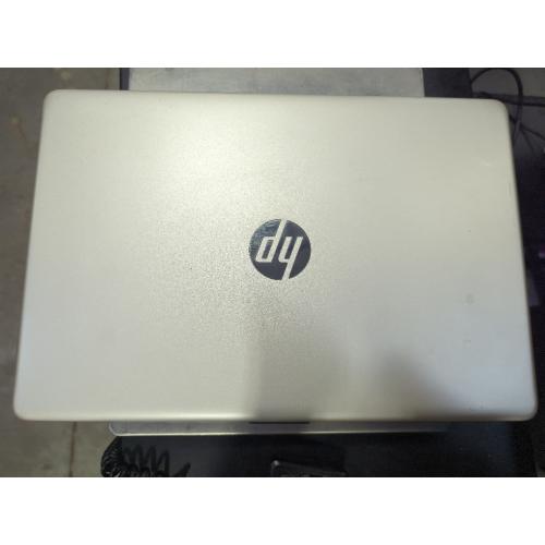 HP Notebook - 15-dw0011ds With Charger