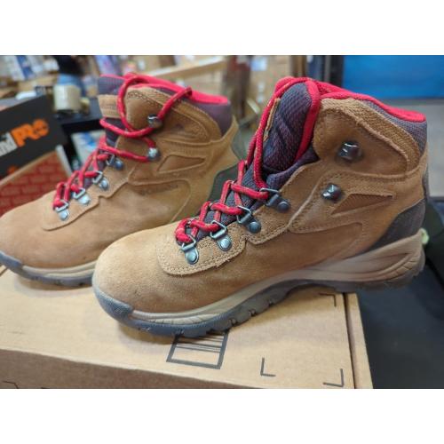 Sizer 6.5 Columbia Women's Discontinued Newton Ridge Plus Waterproof Amped Hiking Boot