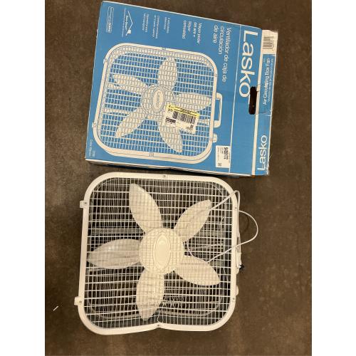 Lasko 21-3/4 in. H X 20 in. D 3 speed Box Fan