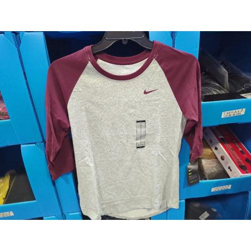 Size S Women THE NIKE TEE