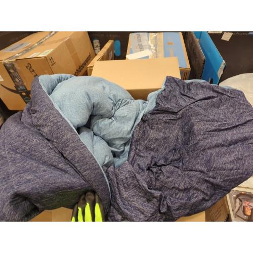 Bedsure Queen Comforter Set - Cooling and Warm Bed Set, Navy Blue Reversible Bedding for All Season, 3 Pieces, 1 Queen Size Comforter (88x88) and 2 Pillow Cases(20x26)