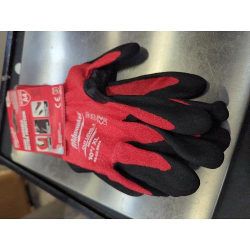 Milwaukee Electric - CUT LEVEL 4 NITRILE DIPPED GLOVES - 10XL