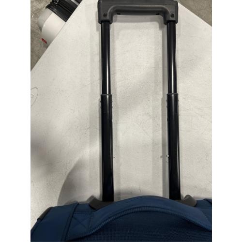 SWISSGEAR Sion II Carry-On Spinner in Navy (Little Damaged; See The pictures)