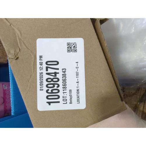 Velener Artificial Christmas Flowers for Outdoor-3 Pcs Faux Pine Branches with Red Berries & Pinecones, Fake Christmas Greenery Stems with Burlap Bag Vase, Winter Norfolk Pine Branches for Indoor