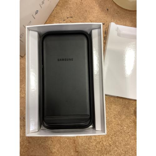 Samsung 15W Fast Charge 2.0 Wireless Charger Stand - Black (US Version with Warranty)