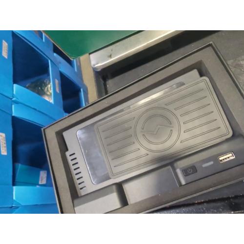 CarQiWireless Wireless Charger for Mercedes Benz Accessories, Wireless Charging Pad for Mercedes Benz GLE 2020-2022/GLS 2020-2024 Accessories,Car Accessories for GLE 350 Mercedes Benz Accessories